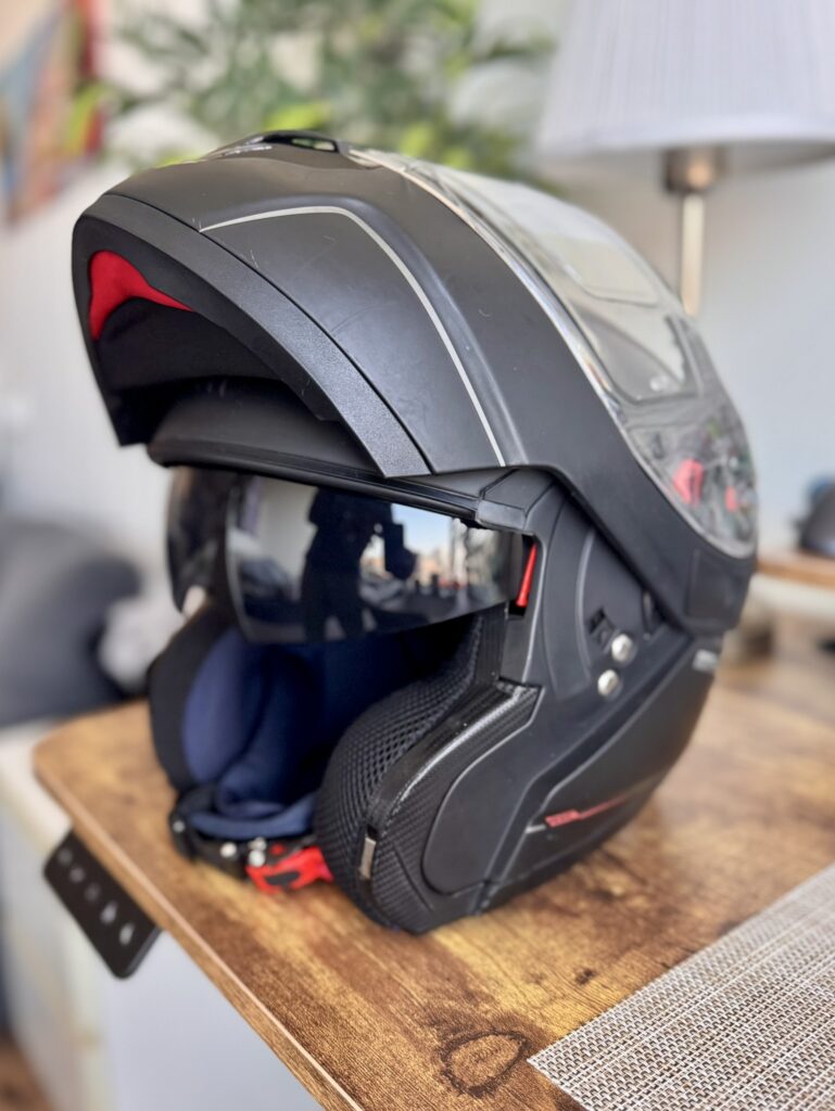 MT Atom modular motorcycle helmet used for everyday riding