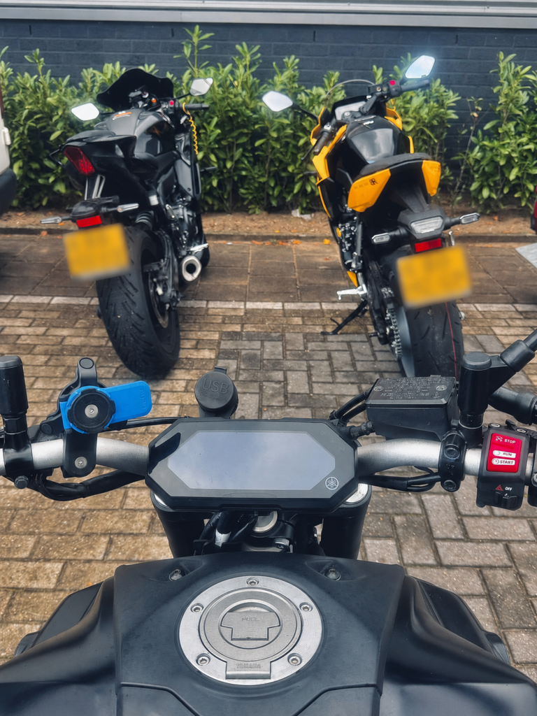 motorcyclist using target fixation technique by looking where to go