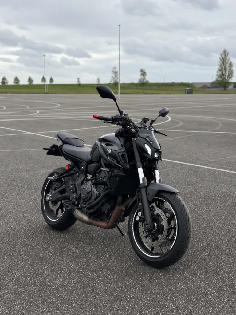 Yamaha MT-07 in an empty parking lot for low-speed control practice