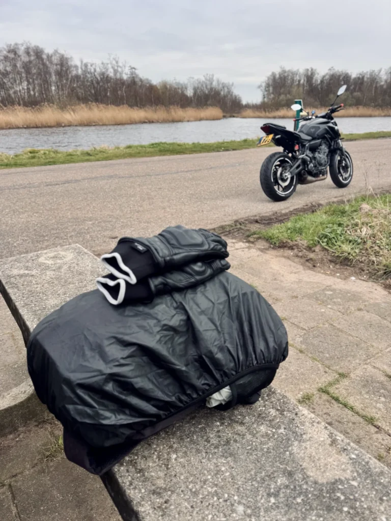 Waterproof motorcycle rain gear for riding in the rain comfortably